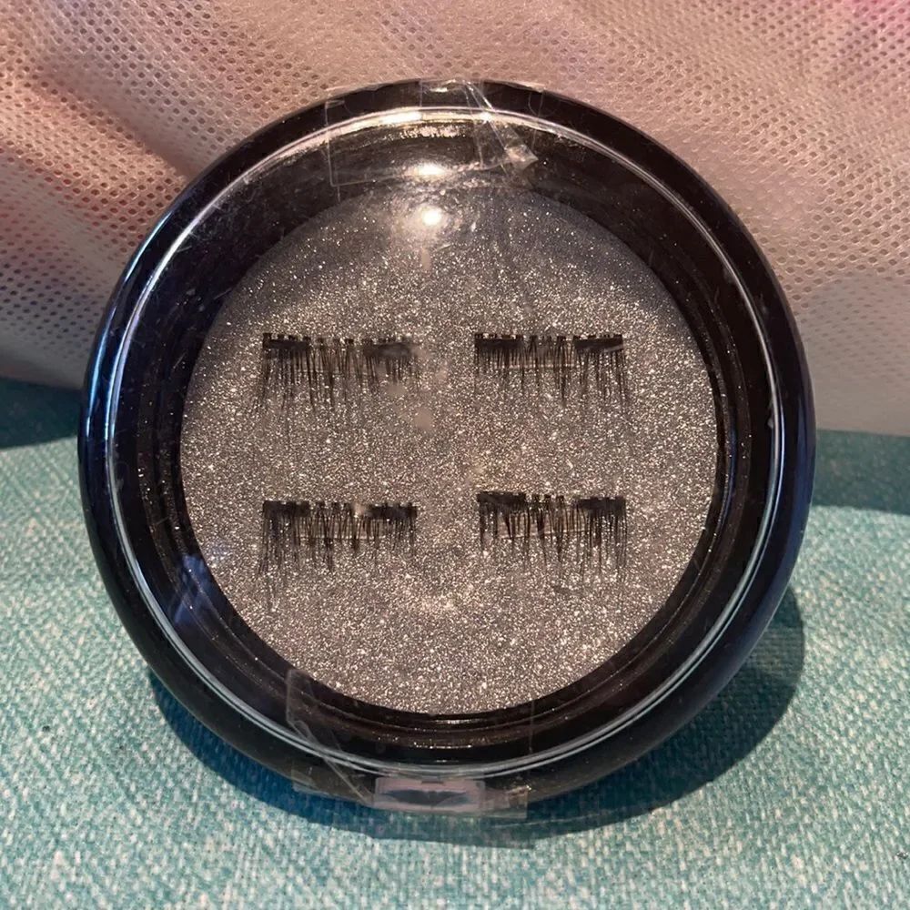 🎃 - MAGNETIC EYELASHES - new & sealed!